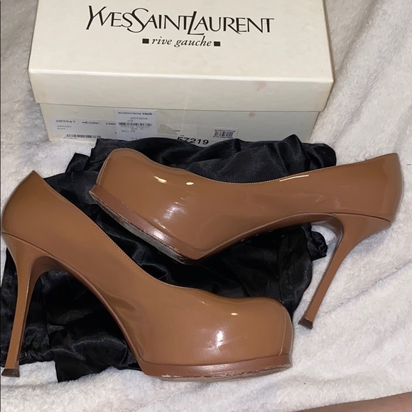 YSL Tribtoo Nude Patent Pumps - Picture 9 of 14